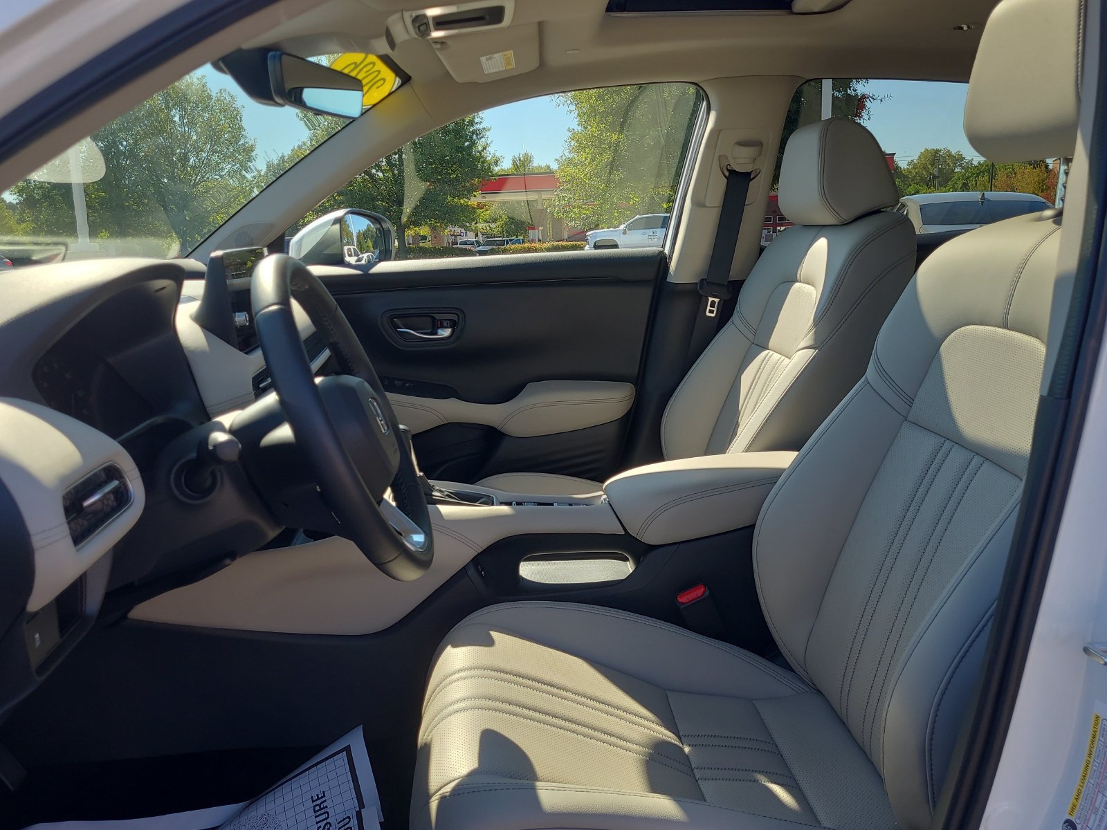Used 2027 Honda HR-V EX-L image 11