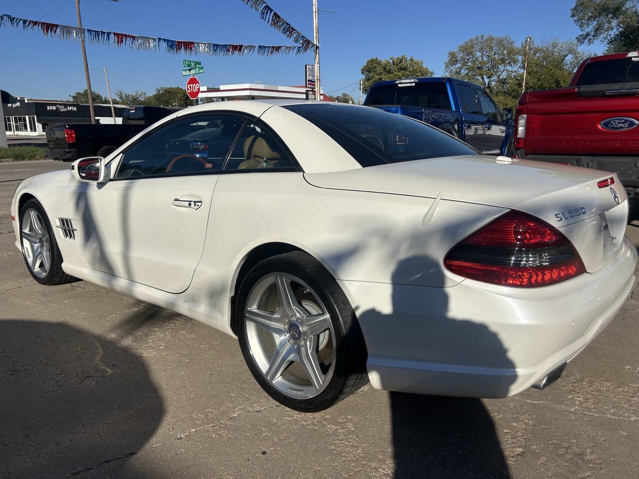 Used 2011 Mercedes-Benz SL 550 image 7