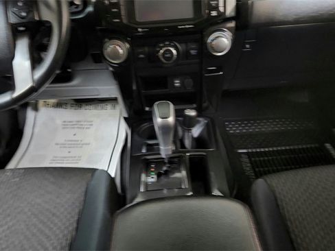 Used 2018 Toyota 4Runner TRD Off-Road image 45