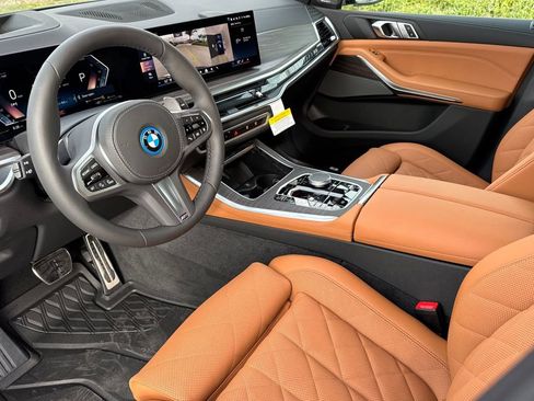 New 2026 BMW X5 xDrive50e w/ M Sport Package AWD/4WD image 9