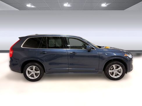 Used 2020 Volvo XC90 T5 Momentum image 8