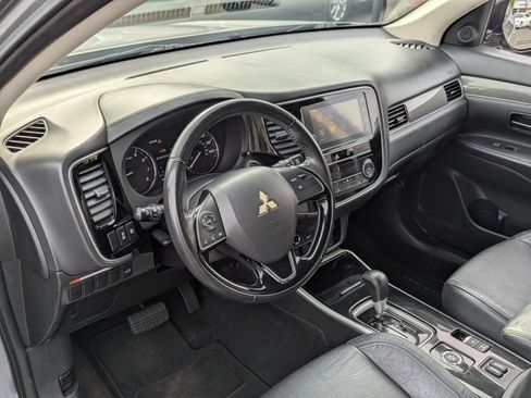Used 2019 Mitsubishi Outlander SEL image 12