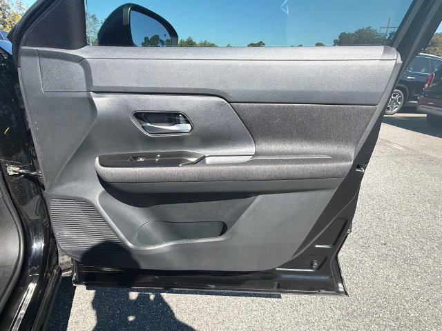 Certified 2026 Nissan Kicks SV FWD image 14