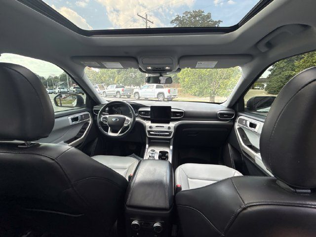 Used 2021 Ford Explorer XLT w/ Equipment Group 202A AWD/4WD image 17