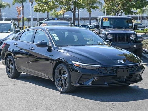 New 2026 Hyundai Elantra Sport image 3