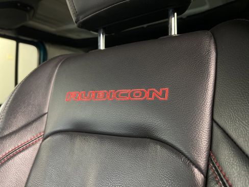 Used 2019 Jeep Wrangler Unlimited Rubicon w/ Dual Top Group image 30