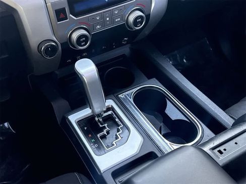 Used 2020 Toyota Tundra 4x4 CrewMax image 19