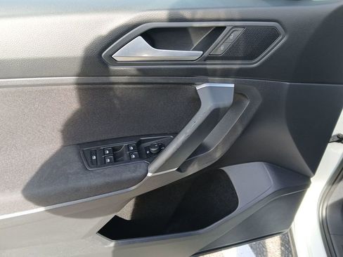 Used 2020 Volkswagen Tiguan S image 11