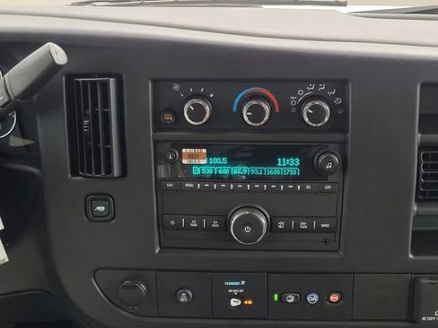 Used 2025 GMC Savana 2500 Extended w/ Driver Convenience Package RWD image 15