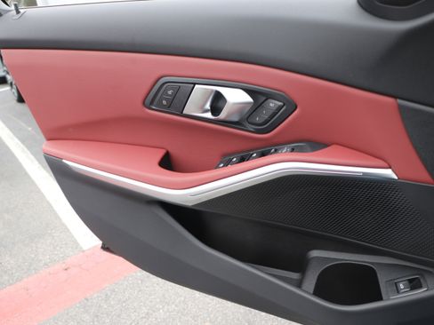 Used 2025 BMW 330i xDrive Sedan w/ Premium Package image 26