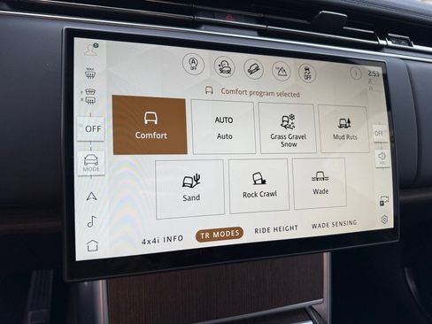 Used 2024 Land Rover Range Rover Long Wheelbase SE image 16