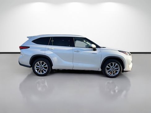 Used 2021 Toyota Highlander Limited image 2