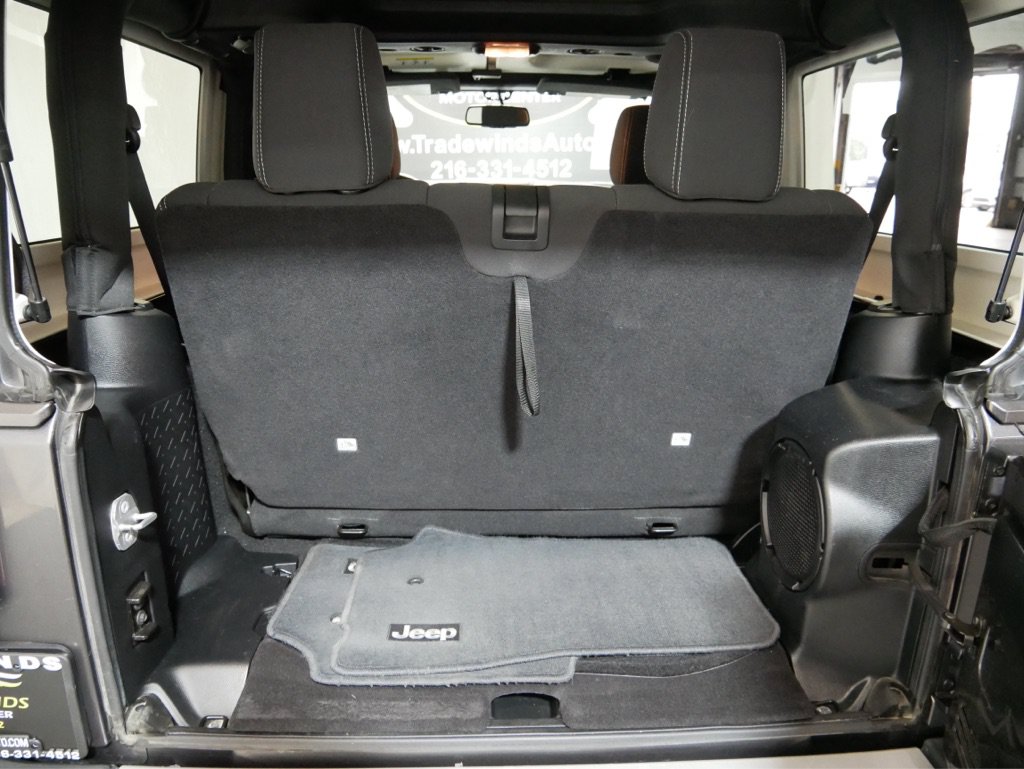 Used 2014 Jeep Wrangler Sahara AWD/4WD image 30