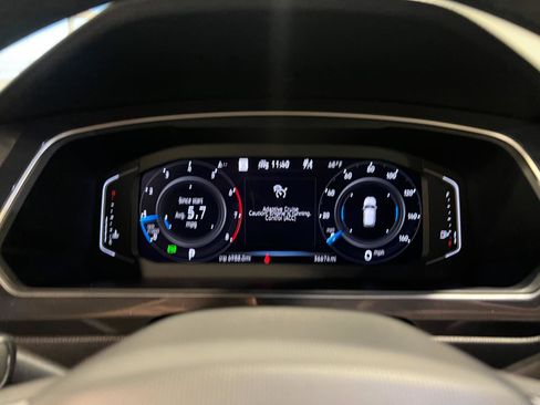 Used 2022 Volkswagen Tiguan SEL R-Line image 12