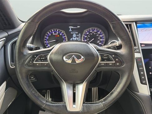 Used 2017 INFINITI Q60 Red Sport 400 RWD image 25