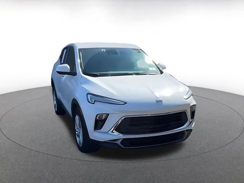 Used 2025 Buick Encore GX Preferred image 2