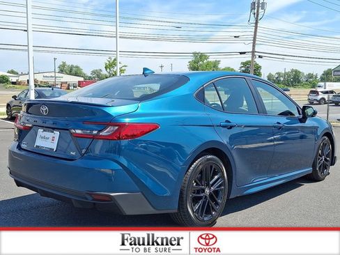 Certified 2025 Toyota Camry SE FWD image 6