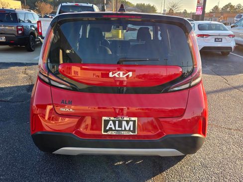 Used 2025 Kia Soul LX image 10