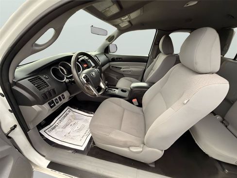 Used 2015 Toyota Tacoma 4x4 Access Cab V6 w/ Convenience Package image 13