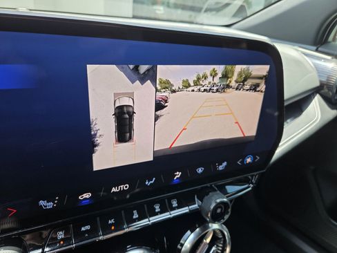 Used 2024 Chevrolet Blazer EV LT AWD/4WD image 32