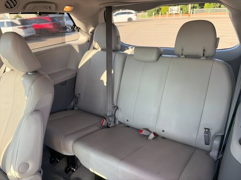 Used 2014 Toyota Sienna XLE AWD/4WD image 20