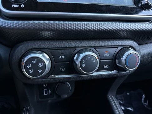 Used 2018 Nissan Kicks S image 29