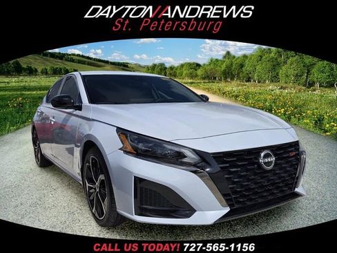 Used 2024 Nissan Altima 2.5 SR w/ SR Premium Package FWD image 1