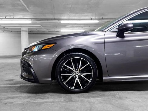 Used 2021 Toyota Camry SE image 13