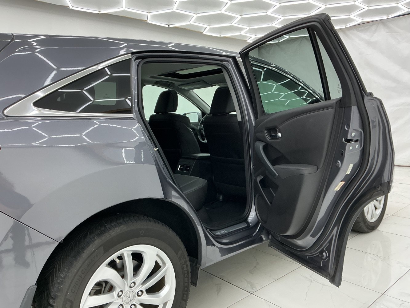 Used 2017 Acura RDX w/ Technology Package FWD image 23