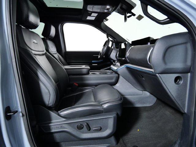 Used 2025 Ford Expedition Max Platinum w/ Stealth Performance Package AWD/4WD image 10