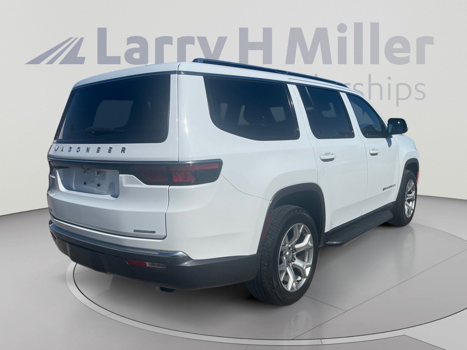 Used 2022 Jeep Wagoneer Series II AWD/4WD image 5