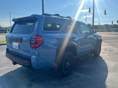 Used 2026 Toyota 4Runner SR5 AWD/4WD image 3