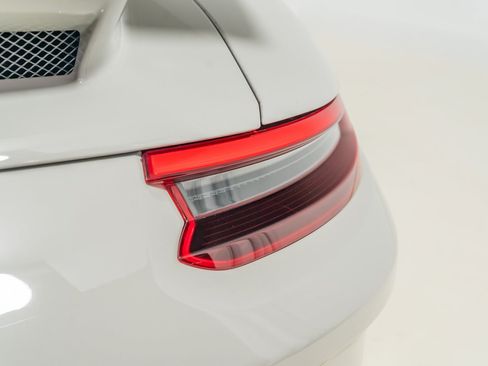 Used 2018 Porsche 911 GT3 RWD image 47