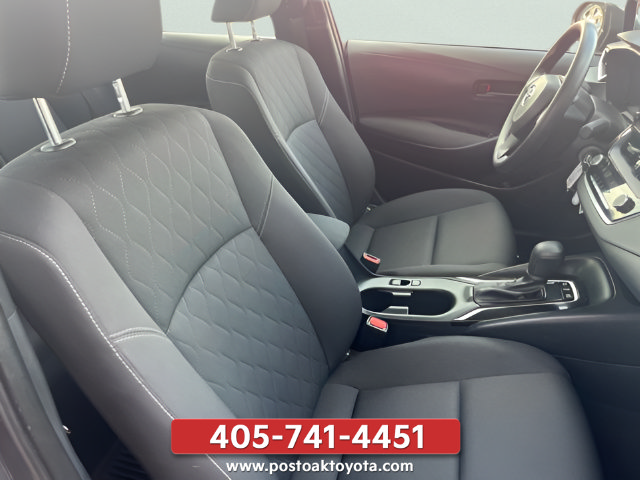 Used 2025 Toyota Corolla LE FWD image 16