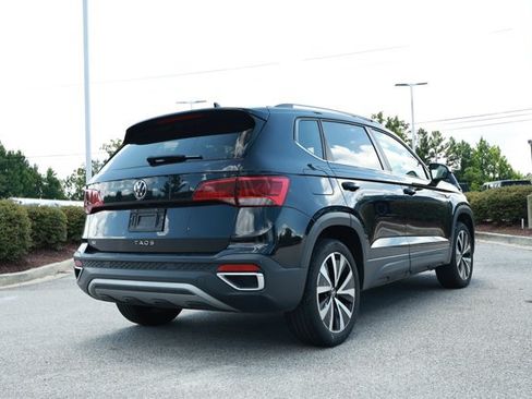 Used 2024 Volkswagen Taos SE FWD image 6