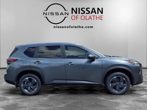 Used 2026 Nissan Rogue SV w/ SV Premium Package FWD image 30