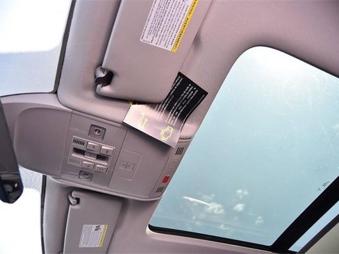 New 2025 Volkswagen Taos SE image 21