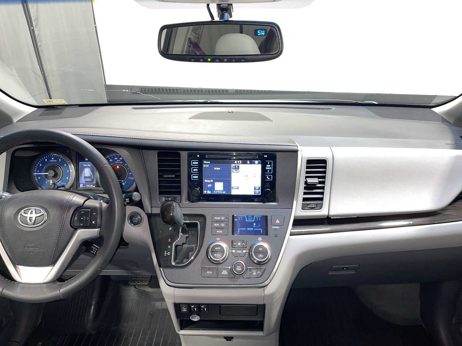 Used 2017 Toyota Sienna XLE w/ XLE Navigation Package AWD/4WD image 10