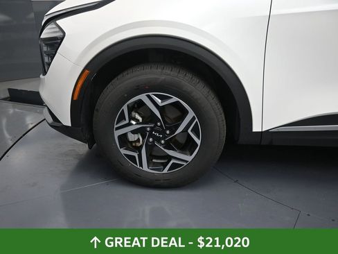 Used 2024 Kia Sportage LX image 15
