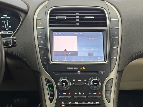 Used 2020 Lincoln Nautilus Reserve w/ Equipment Group 201A image 20