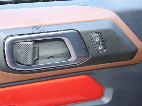 Used 2022 Ford Bronco Outer Banks image 18