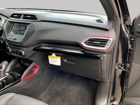 Used 2022 Chevrolet TrailBlazer RS FWD image 18