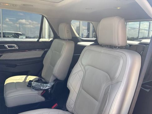 Used 2016 Ford Explorer Platinum AWD/4WD image 45