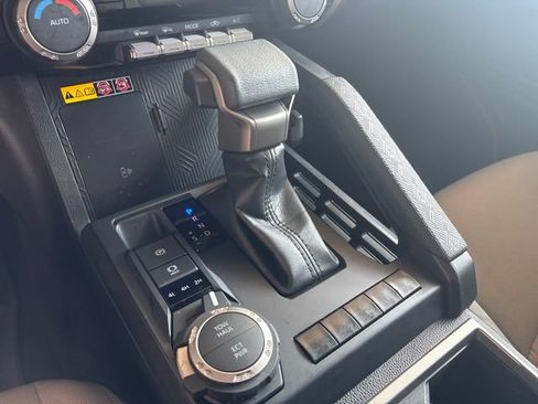 Used 2024 Toyota Tacoma SR5 AWD/4WD image 29