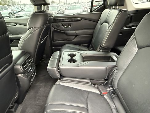 Used 2023 Honda Pilot Elite image 8