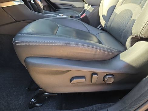 Used 2024 Subaru Forester Limited w/ Convenience Package AWD/4WD image 17