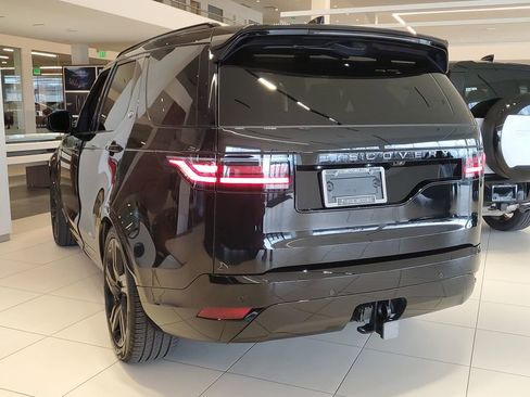 Used 2025 Land Rover Discovery Dynamic SE image 2