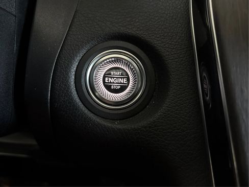 Used 2019 Mercedes-Benz C 300 Sedan image 38