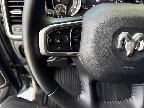 Used 2024 RAM 1500 Laramie AWD/4WD image 19