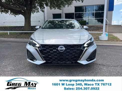 Used 2023 Nissan Altima 2.5 SV FWD image 2